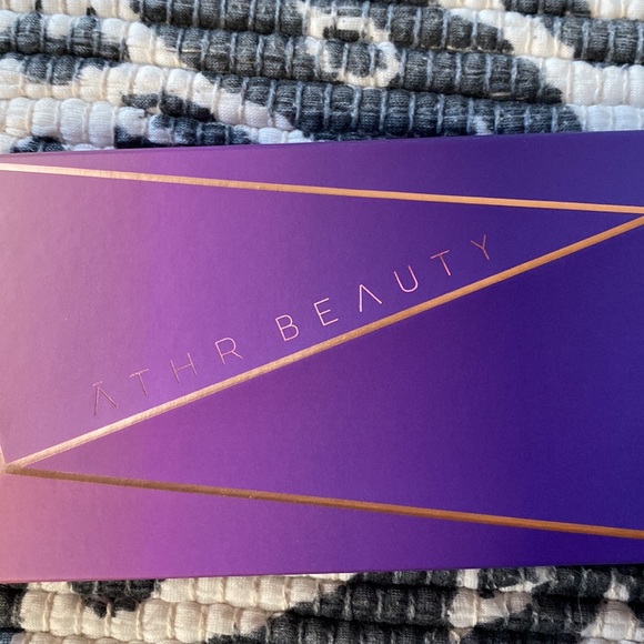 Athr Beauty new moonlight crystal palette - Picture 7 of 7